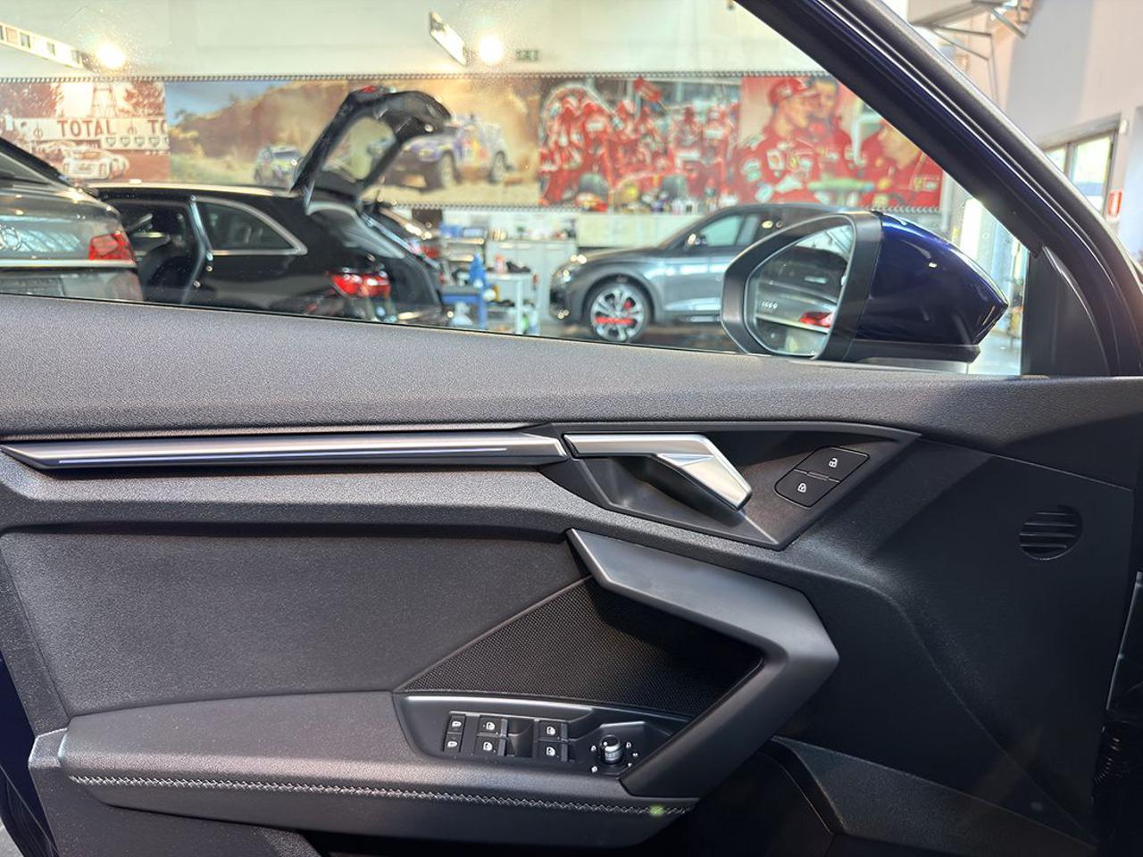 AUDI A3 35 TFSI Sedan S-Line - 33