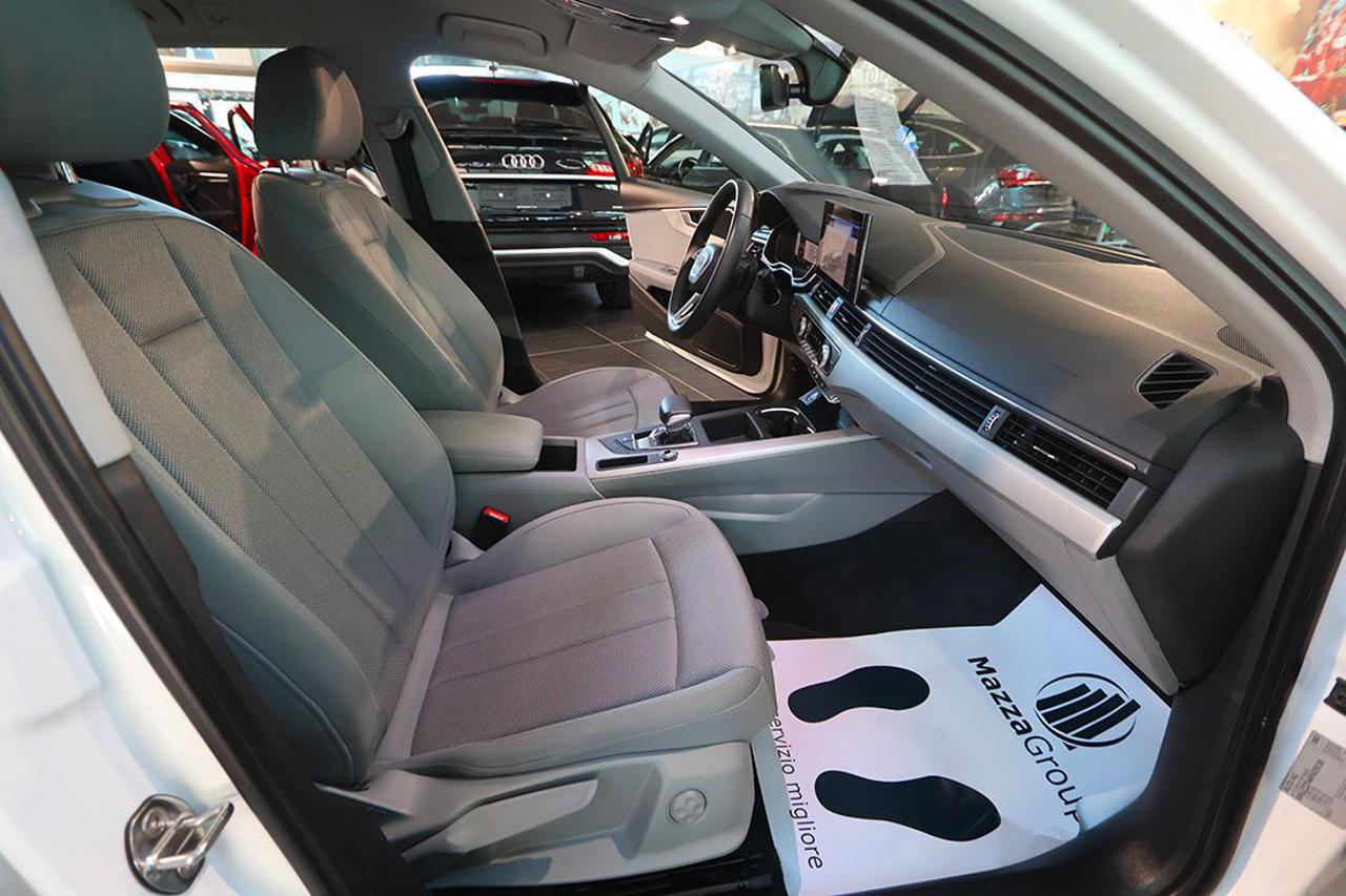AUDI A4 35 TDI Avant S-Tronic Business Advanced - 36