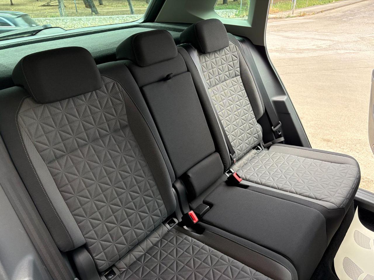VOLKSWAGEN Tiguan 2.0 TDI 150 CV SCR DSG Life - 16