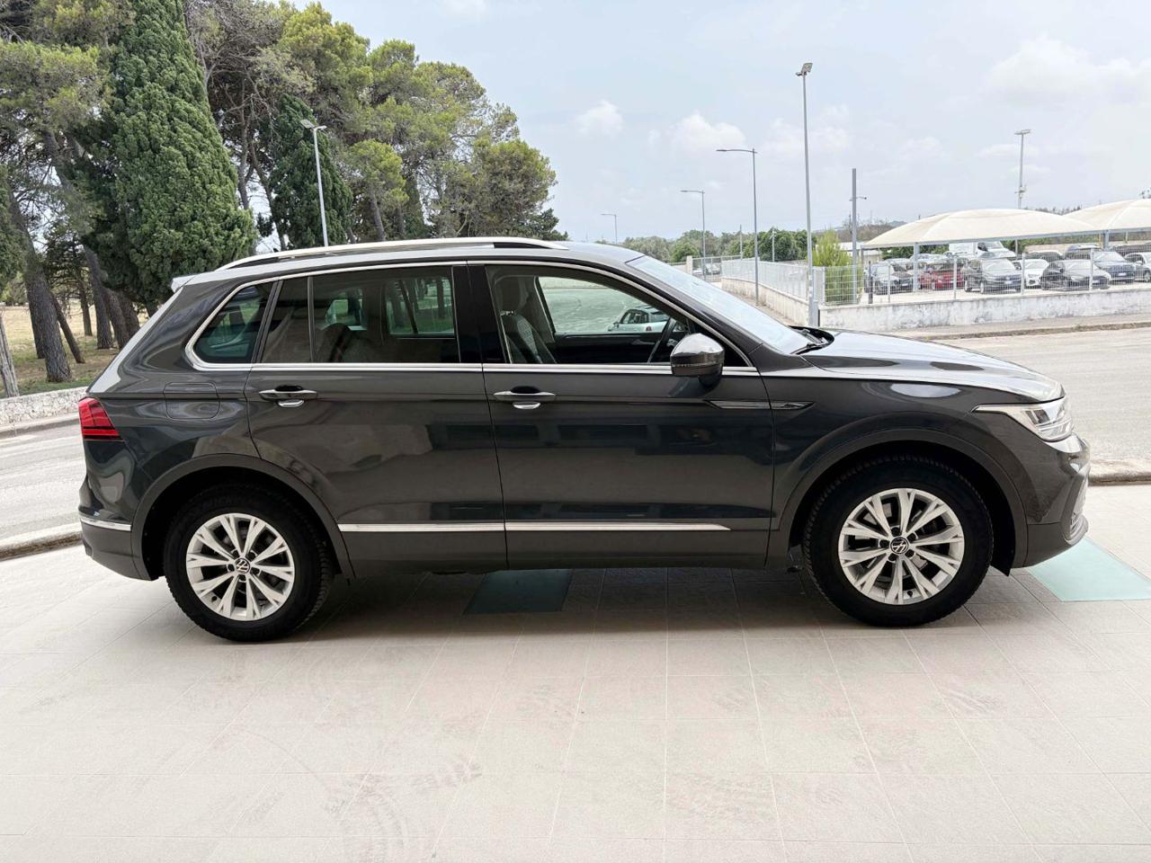 VOLKSWAGEN Tiguan 2.0 TDI 150 CV SCR DSG Life - 4