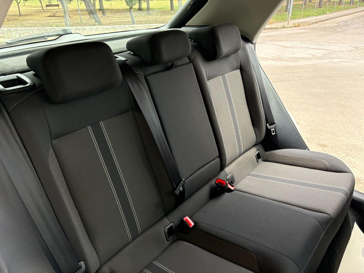 VOLKSWAGEN T-Roc 1.0 TSI Style BlueMotion Technology - 19