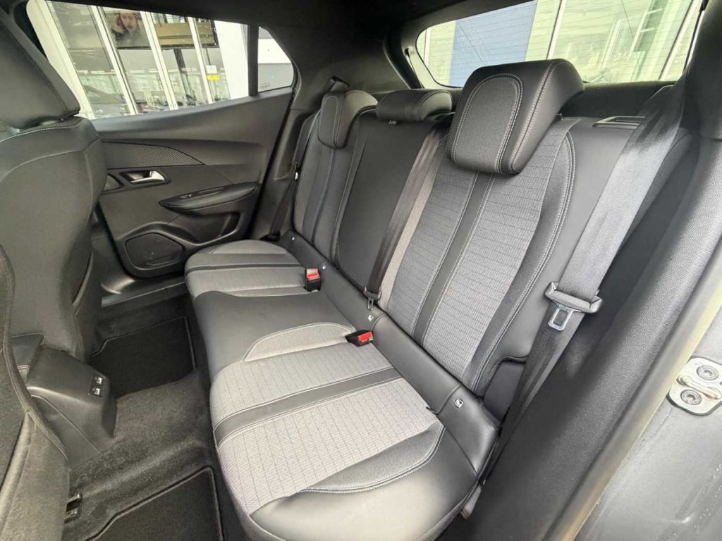 PEUGEOT 2008 1.5 bluehdi Allure s&s 130cv eat8 - 12