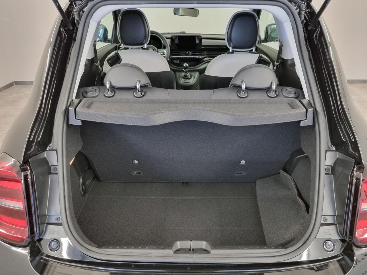 FIAT 500 Berlina Hybrid Icon - 11