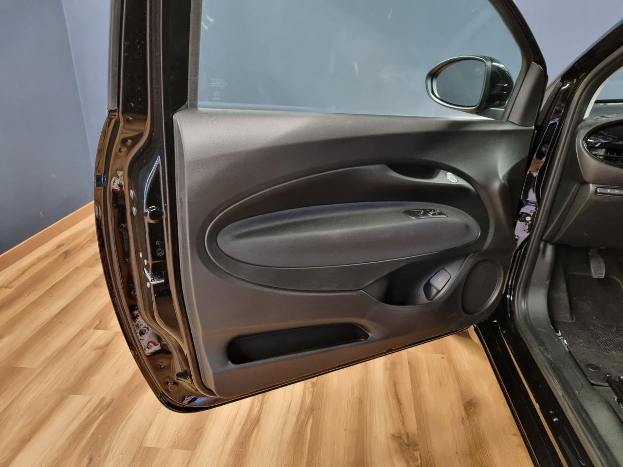 FIAT 500 Berlina Hybrid Icon - 17