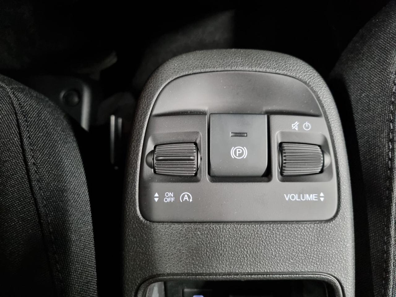 FIAT 500 Berlina Hybrid Icon - 13