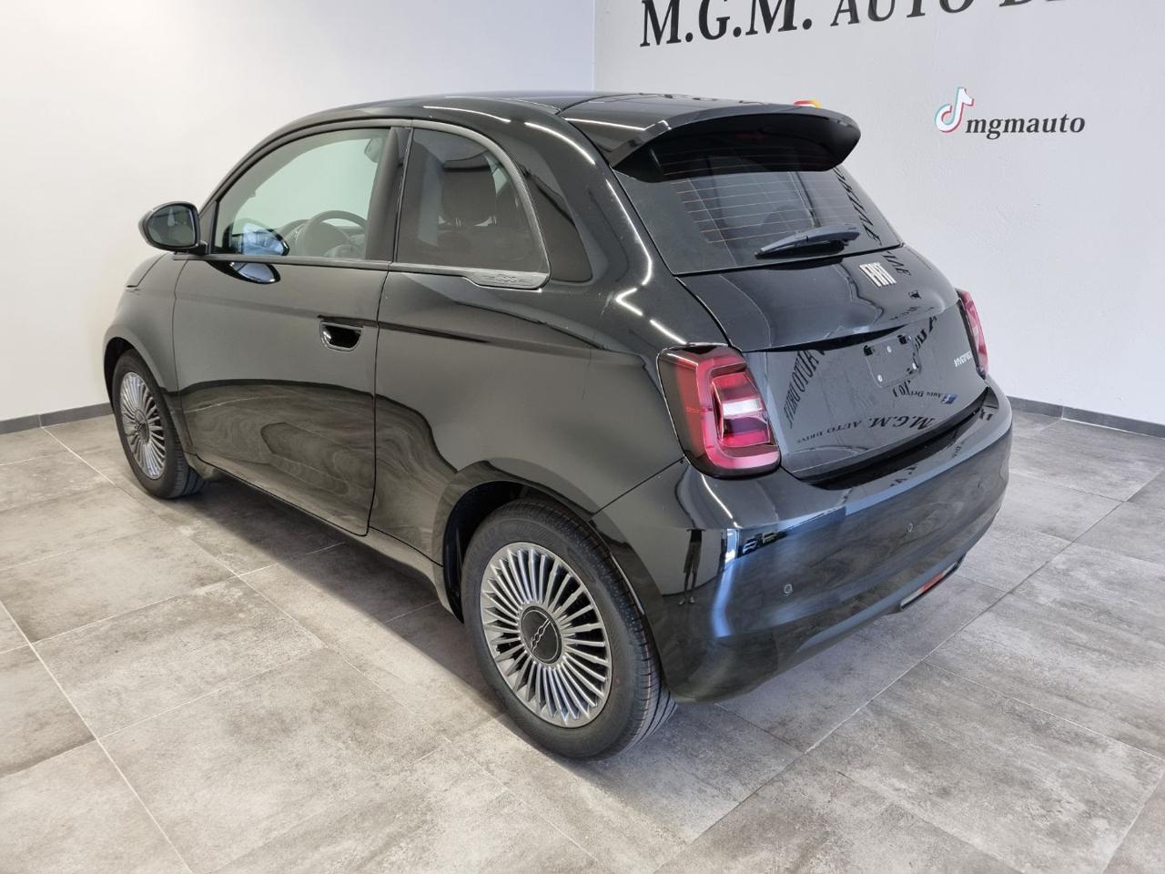 FIAT 500 Berlina Hybrid Icon - 27