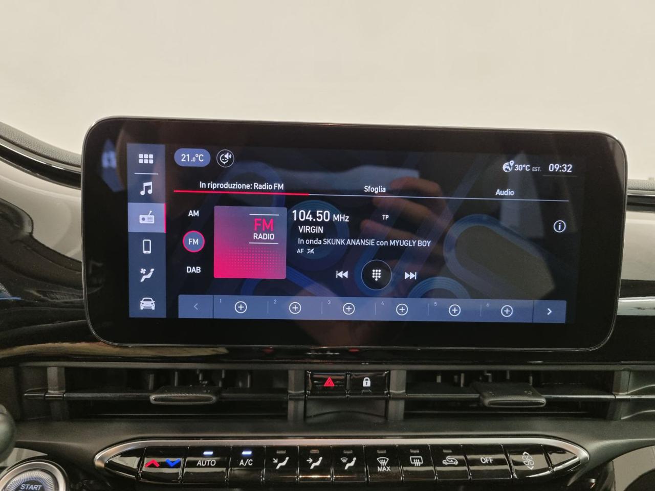 FIAT 500 Berlina Hybrid Icon - 23
