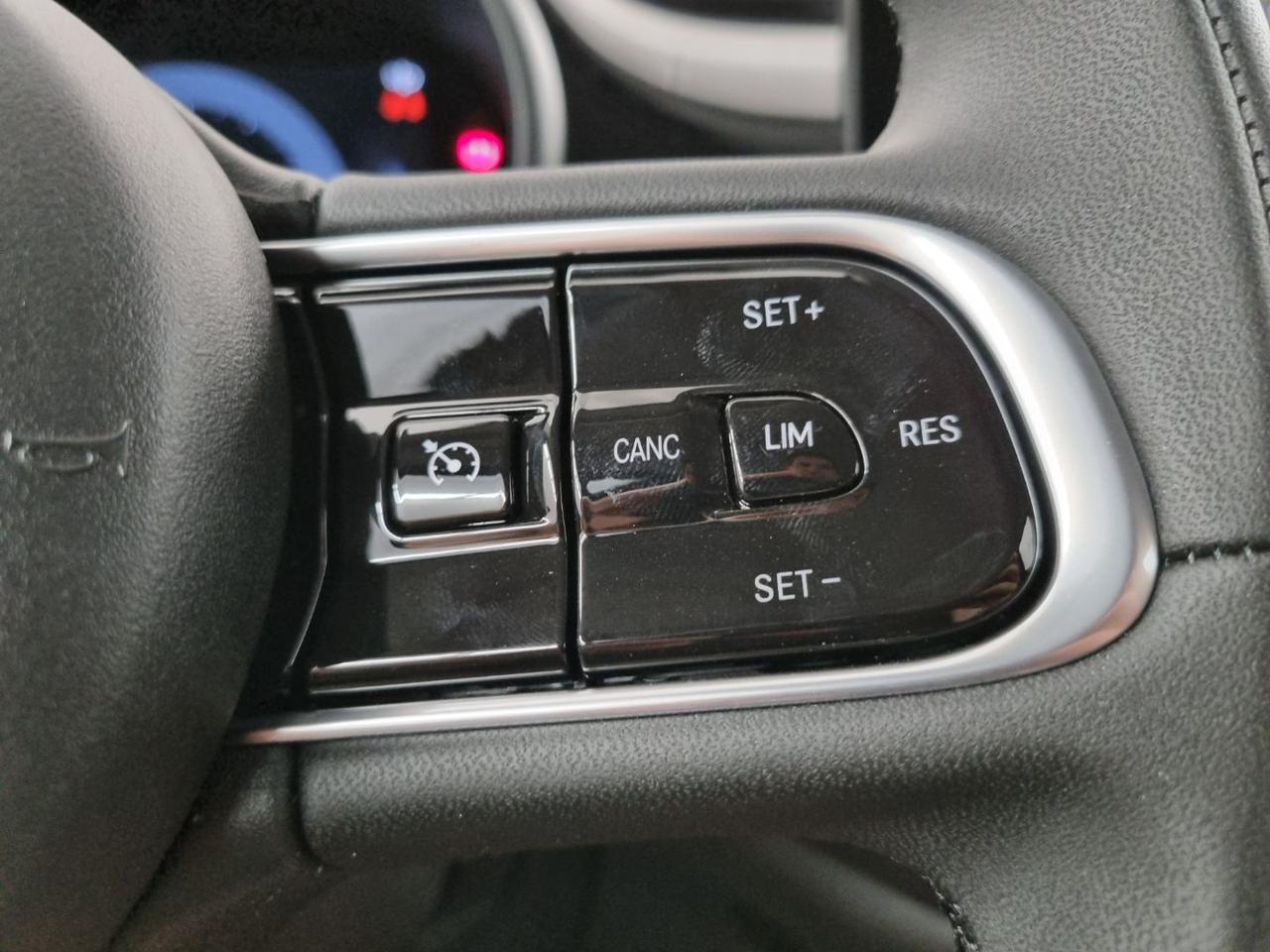 FIAT 500 Berlina Hybrid Icon - 25