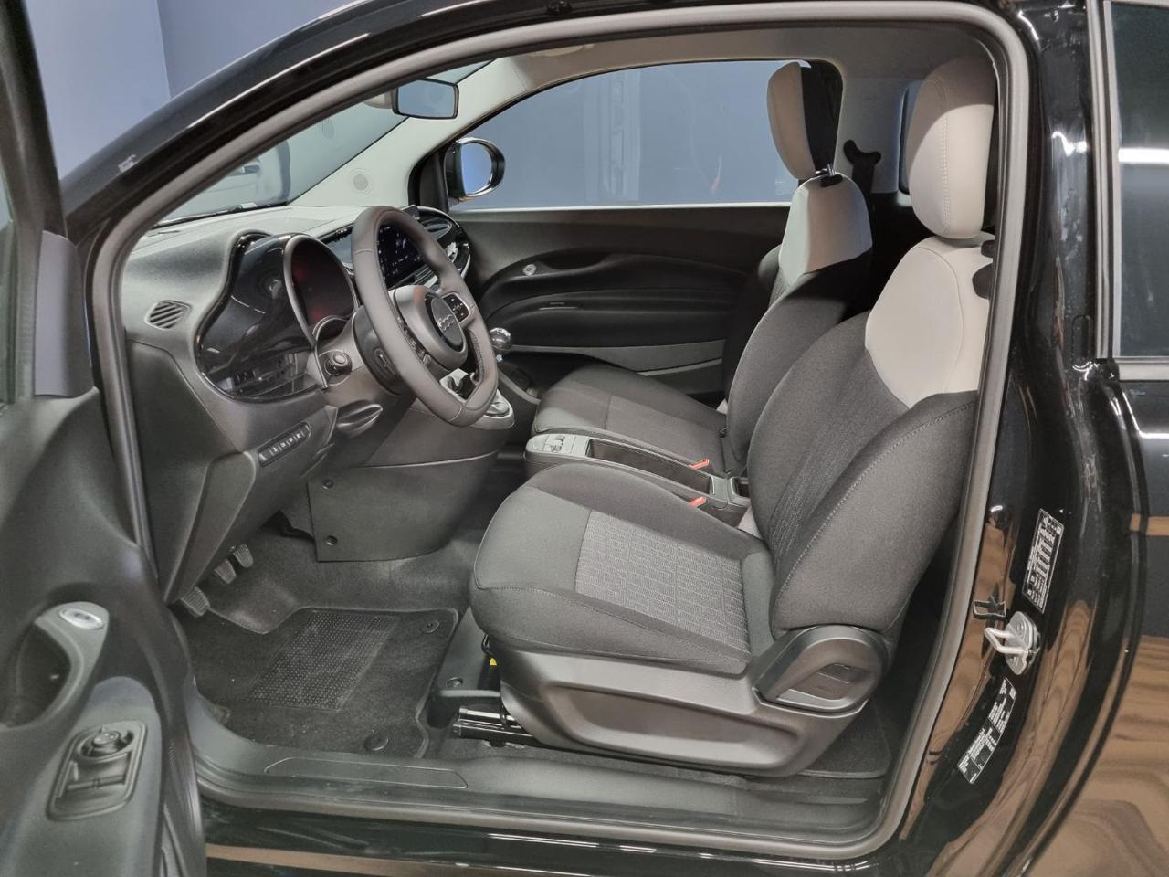 FIAT 500 Berlina Hybrid Icon - 9