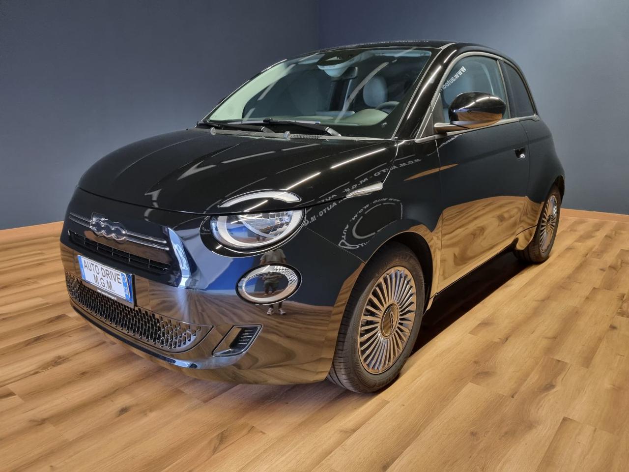 FIAT 500 Berlina Hybrid Icon - 22