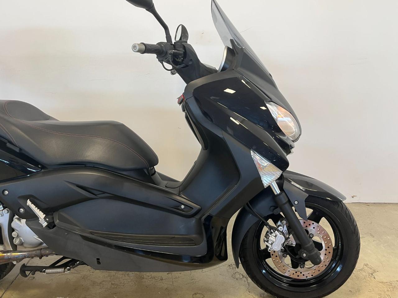 YAMAHA X-Max 250 250 - 5