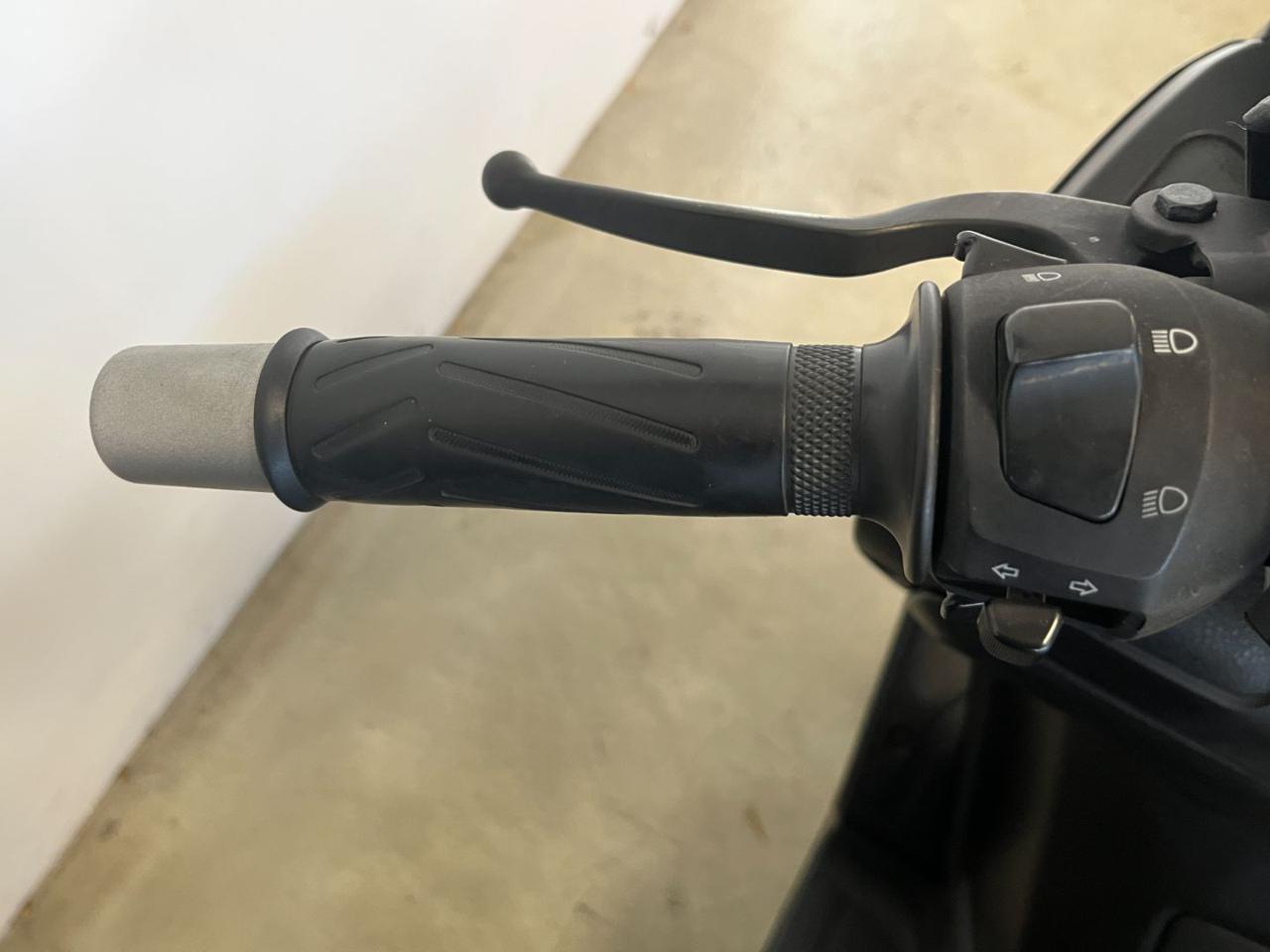 YAMAHA X-Max 250 250 - 12