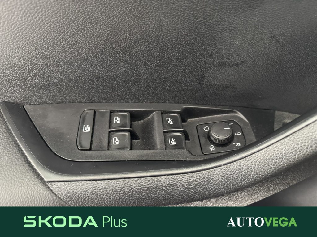 SKODA Karoq 1.0 tsi ambition 110cv - 11