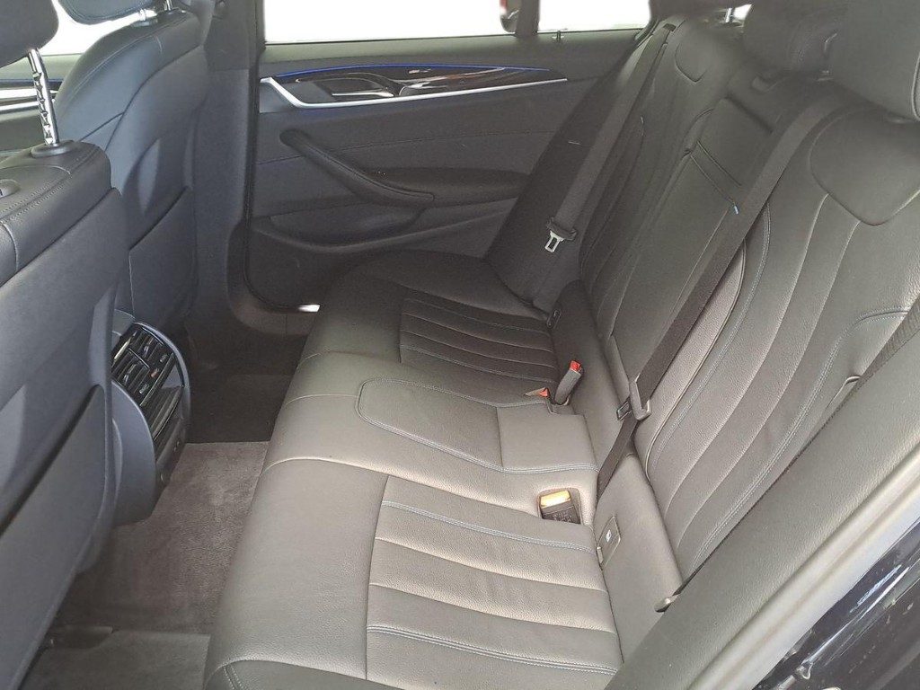 BMW 530 d xDrive 249CV Touring Msport Aut. - 11