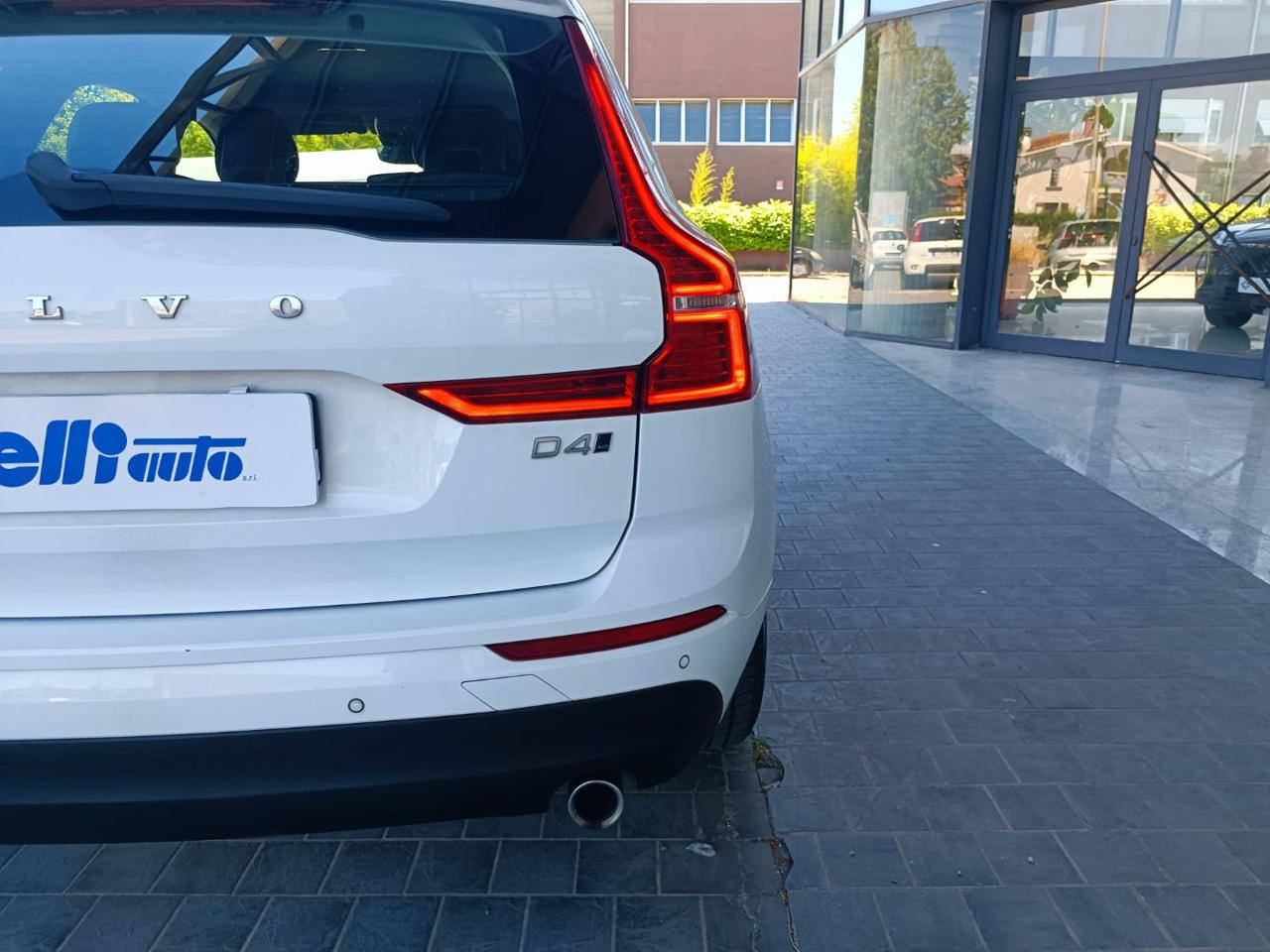 VOLVO XC60 D4 AWD Geartronic Business - 3