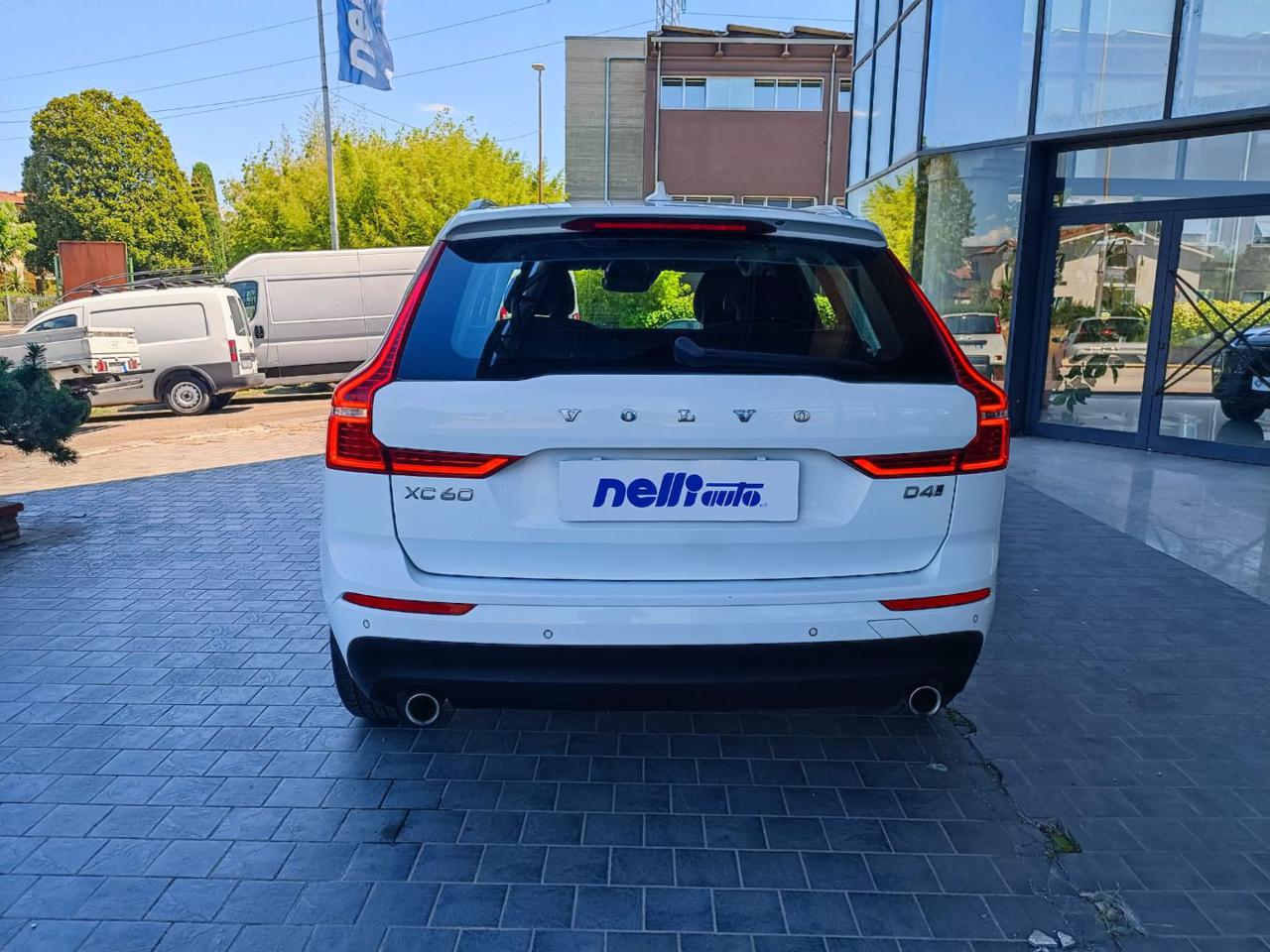 VOLVO XC60 D4 AWD Geartronic Business - 28