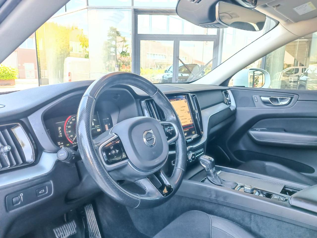 VOLVO XC60 D4 AWD Geartronic Business - 25
