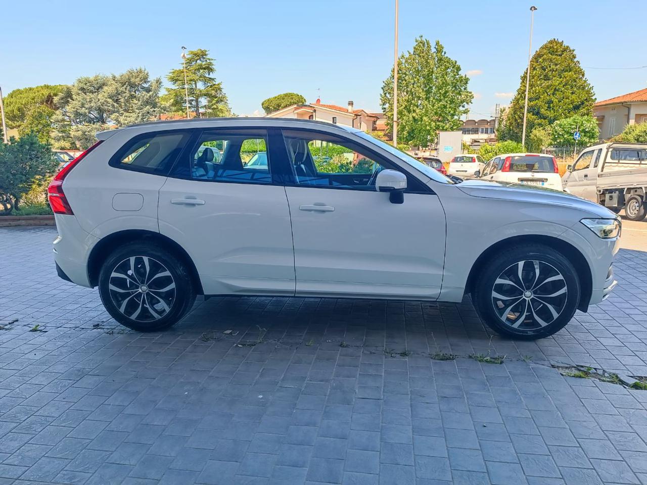VOLVO XC60 D4 AWD Geartronic Business - 4