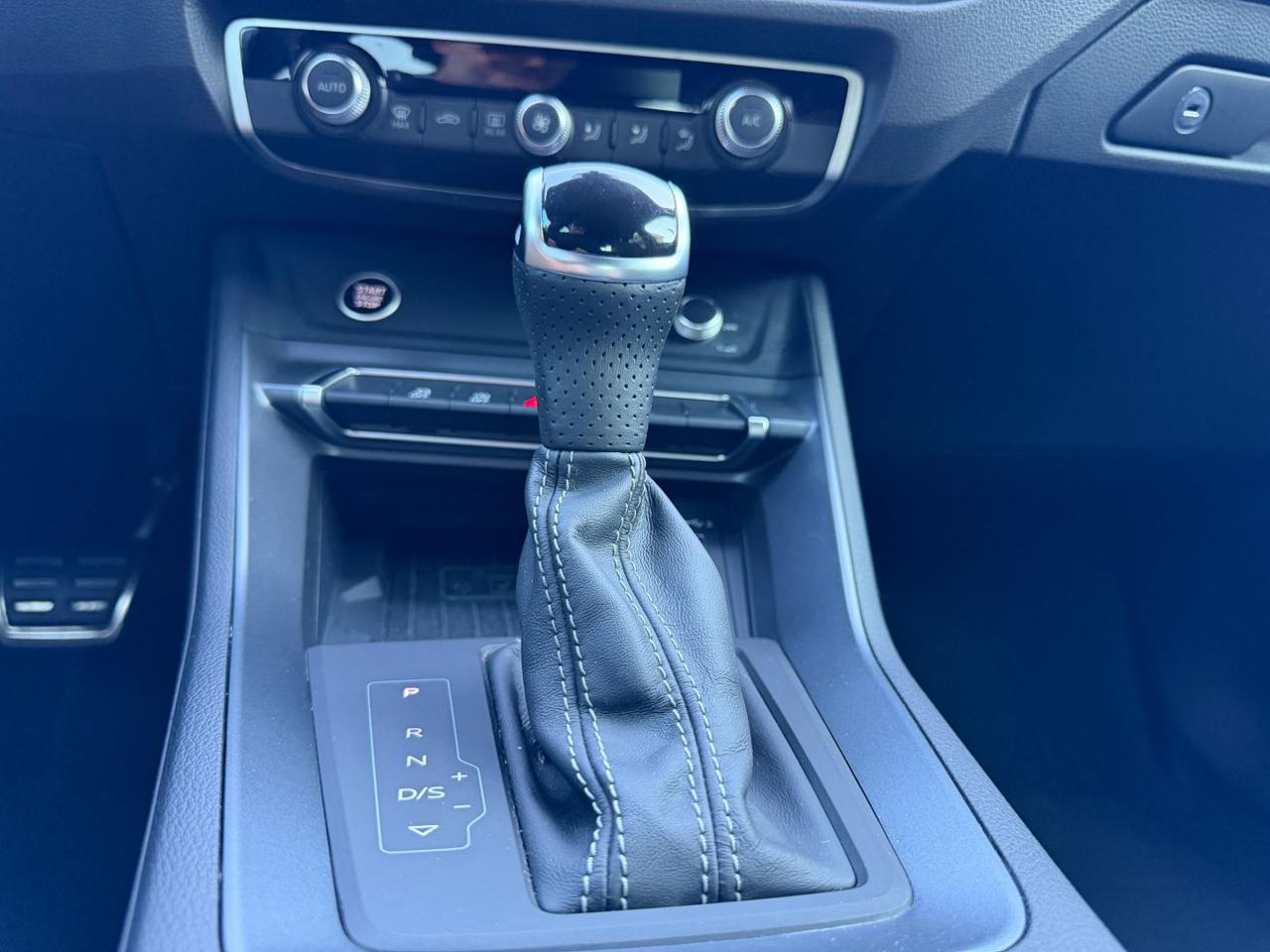AUDI Q3 35 TDI S TRONIC S LINE EDITION MATRIX+C.L.19+R.CAM - 19