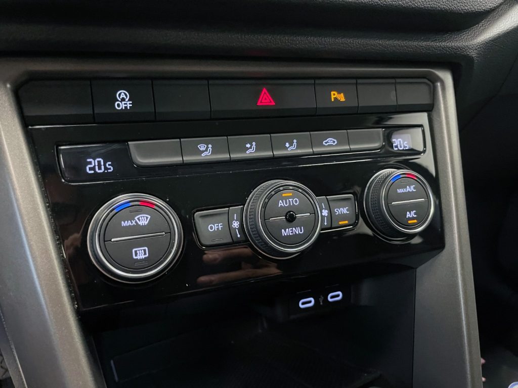 VOLKSWAGEN T-Roc 1.5 TSI STYLE - 27