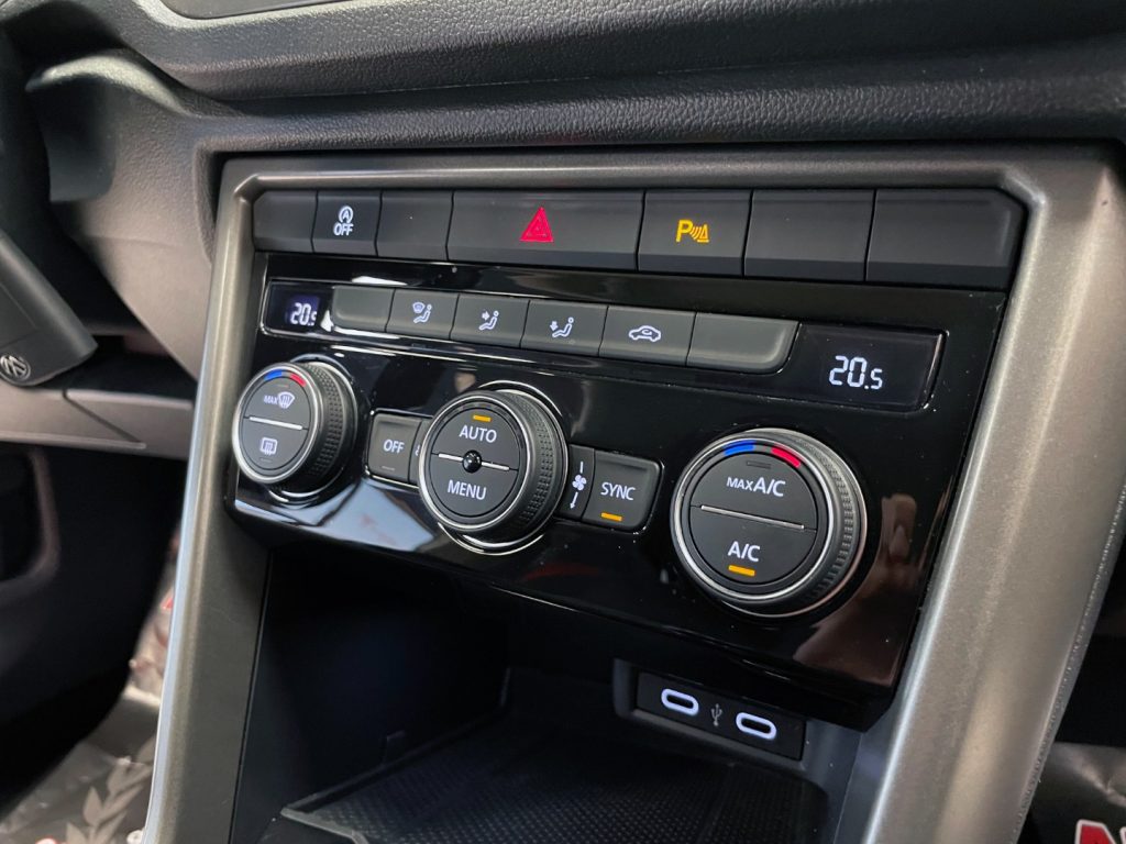 VOLKSWAGEN T-Roc 1.5 TSI STYLE - 45
