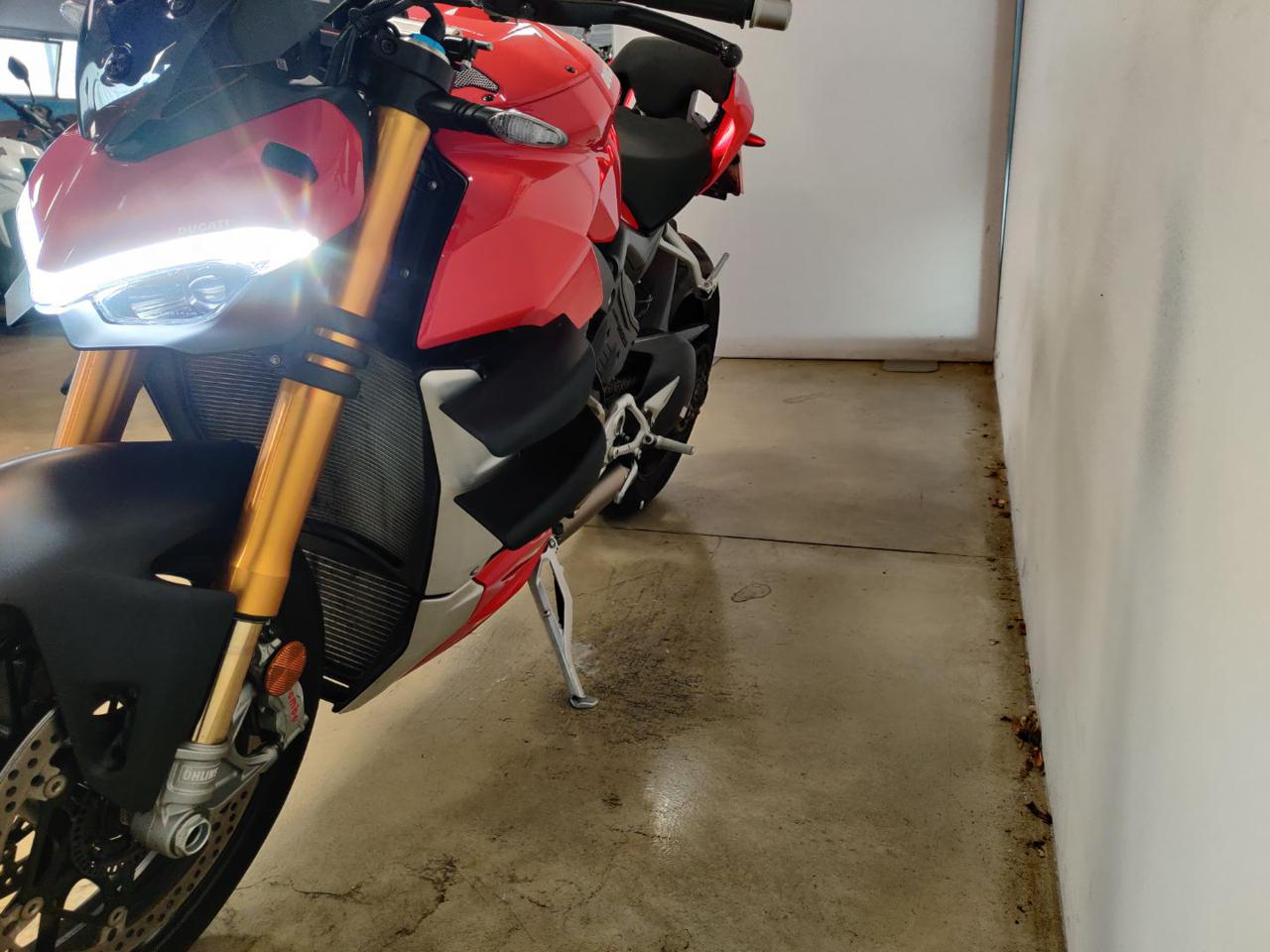 DUCATI Streetfighter V4 S - 3