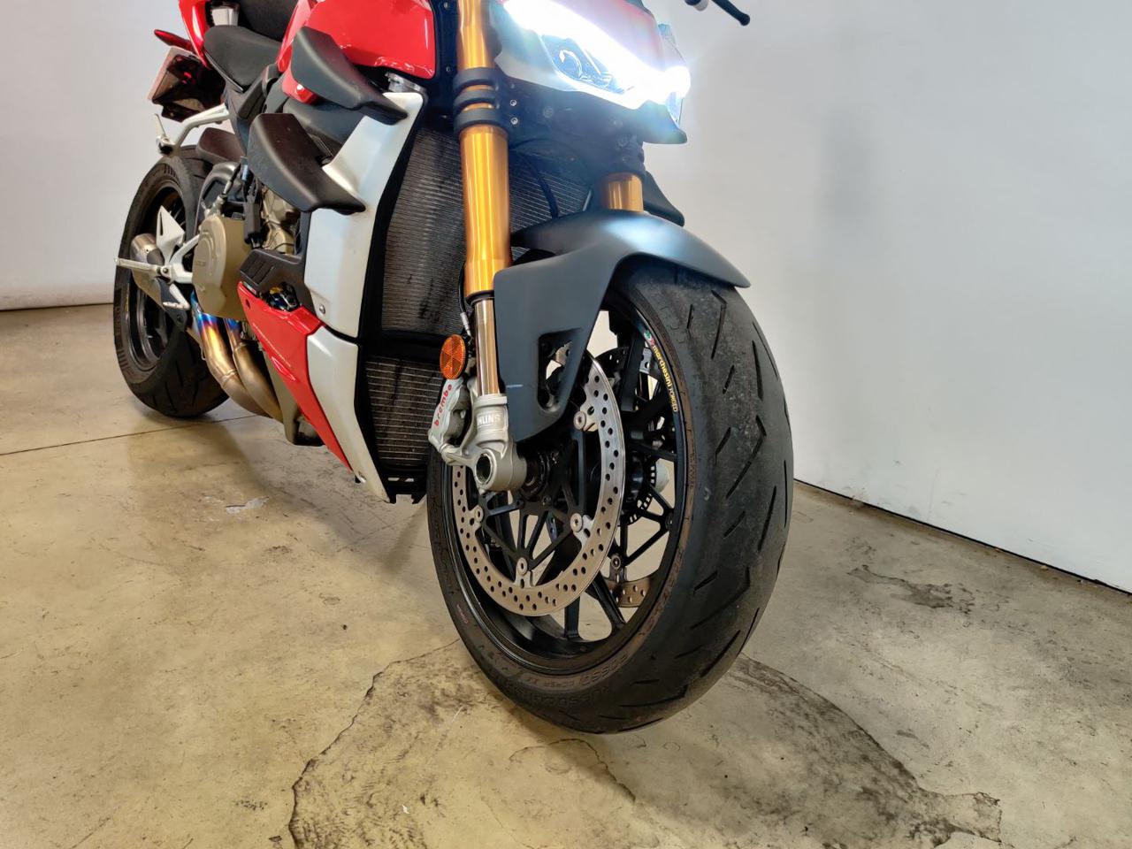 DUCATI Streetfighter V4 S - 4