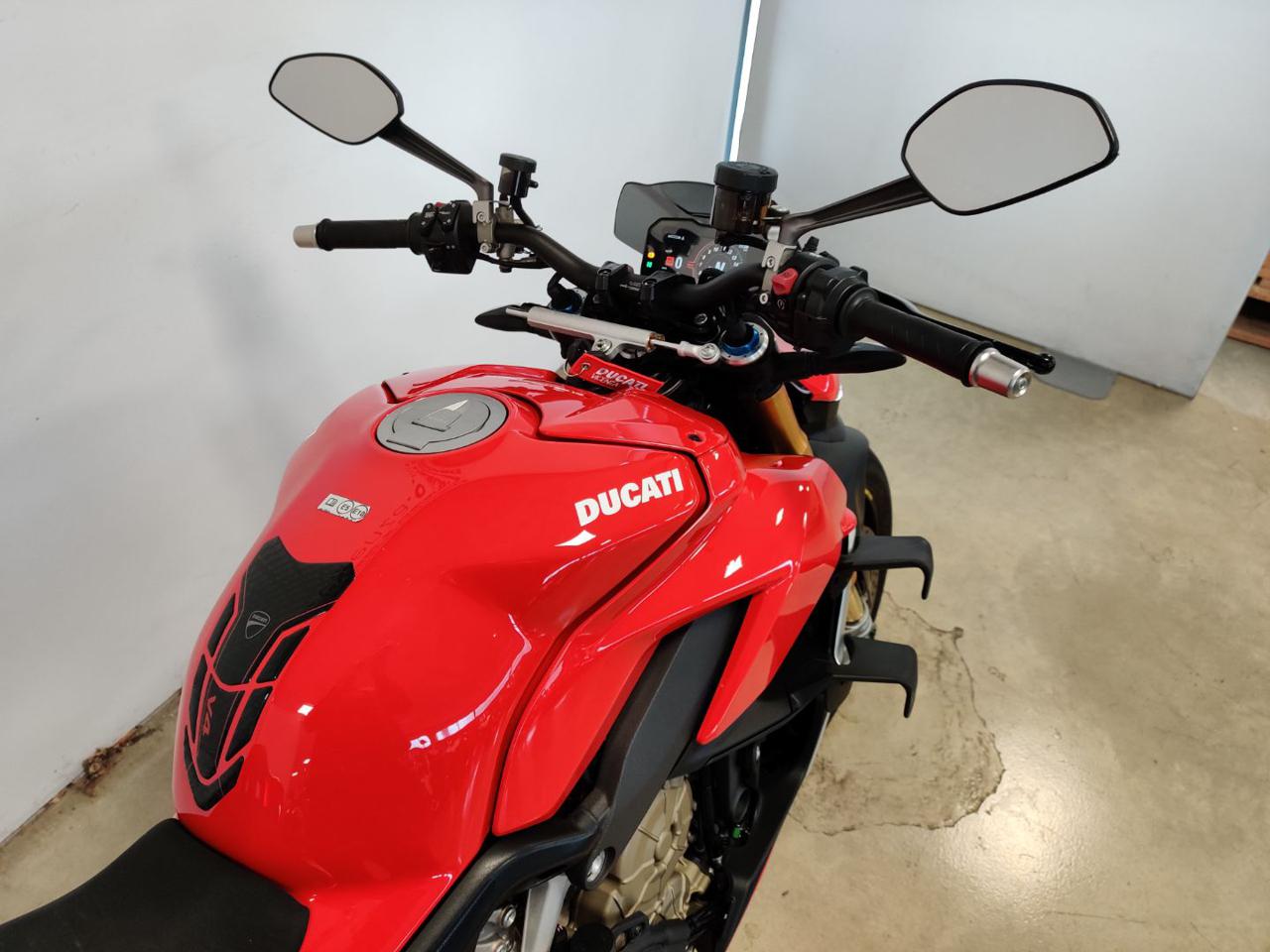 DUCATI Streetfighter V4 S - 9