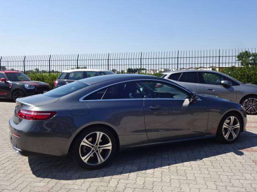 MERCEDES-BENZ E 220 Classe E -Coupe d Premium - 4
