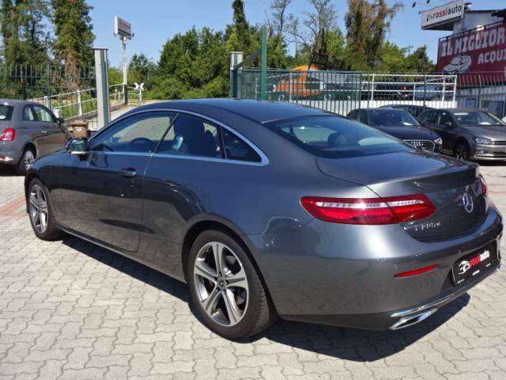 MERCEDES-BENZ E 220 Classe E -Coupe d Premium - 6