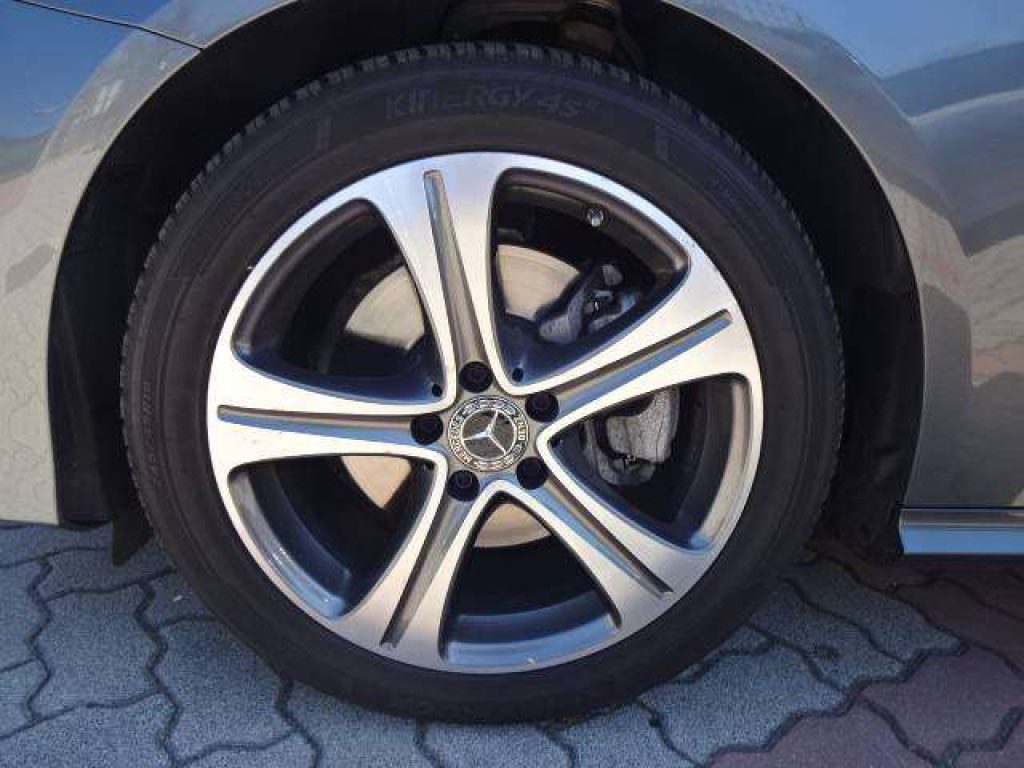 MERCEDES-BENZ E 220 Classe E -Coupe d Premium - 16