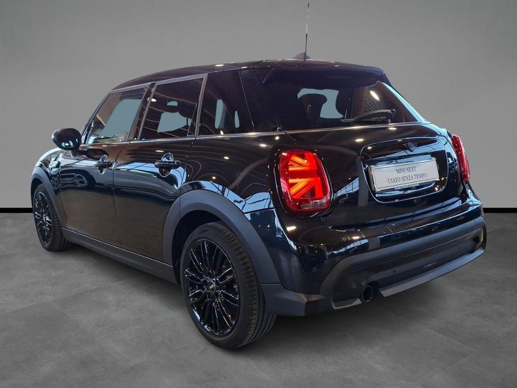 MINI Cooper 1.5 Cooper Camden 5 porte Aut. - 4