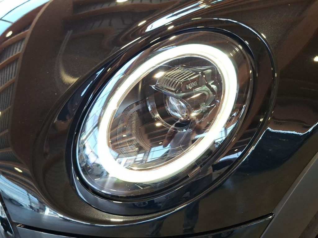 MINI Cooper 1.5 Cooper Camden 5 porte Aut. - 6