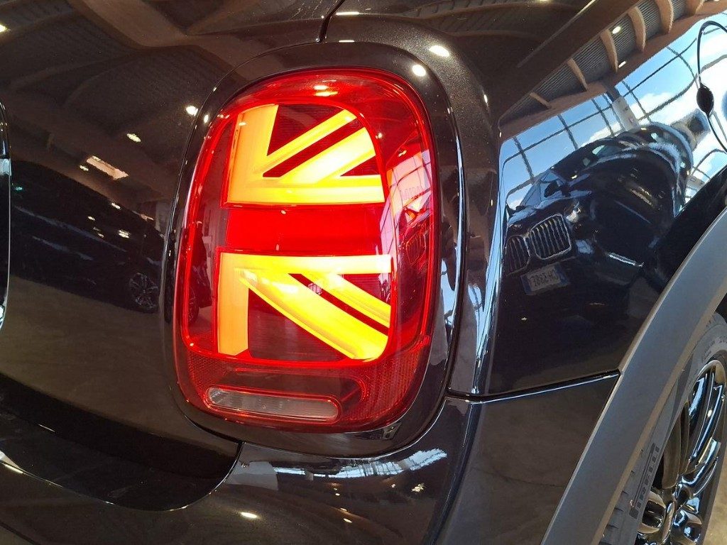 MINI Cooper 1.5 Cooper Camden 5 porte Aut. - 7