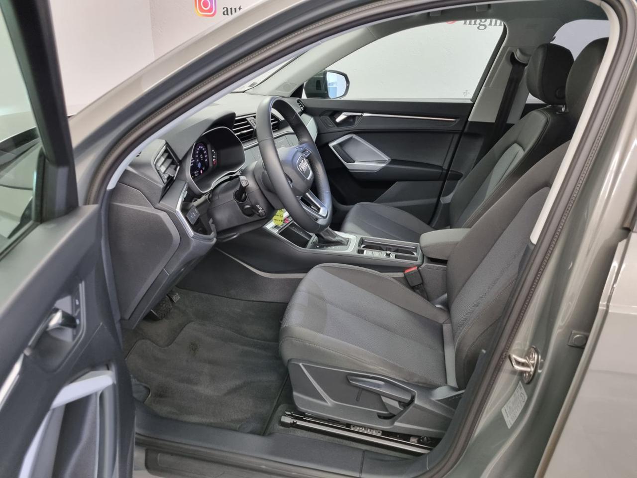 AUDI Q3 35 TFSI S tronic Business - 8