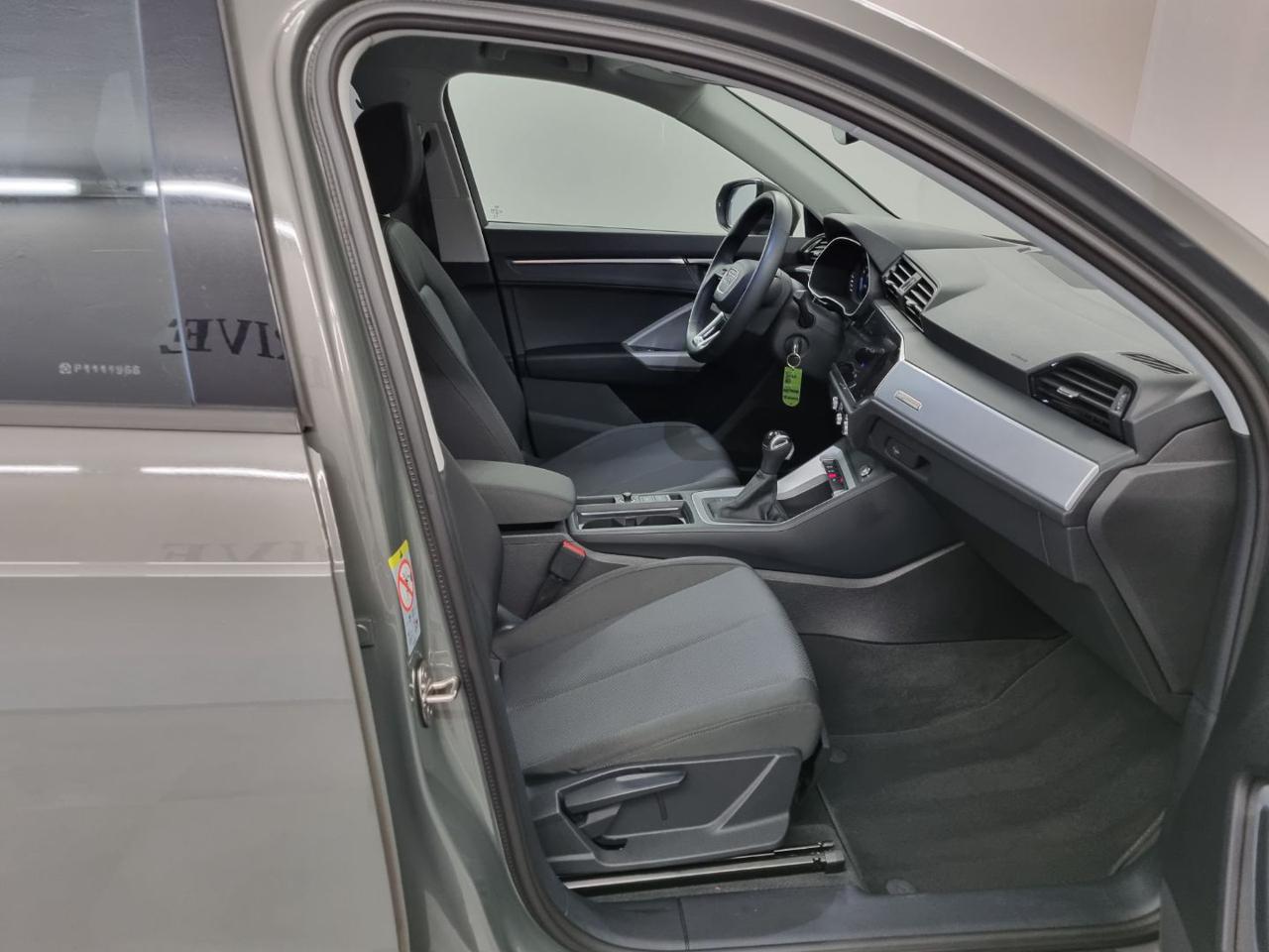 AUDI Q3 35 TFSI S tronic Business - 9