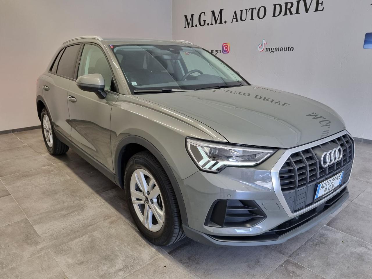 AUDI Q3 35 TFSI S tronic Business - 28