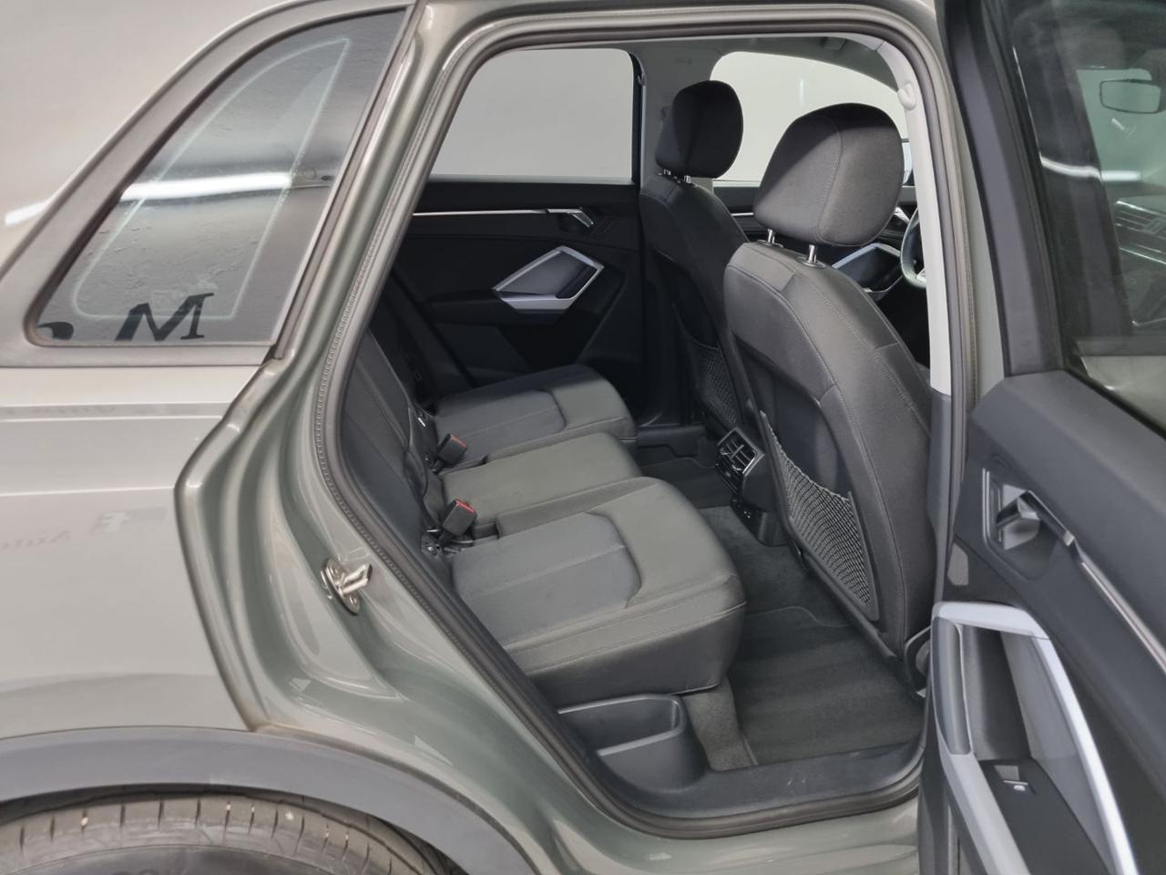 AUDI Q3 35 TFSI S tronic Business - 22