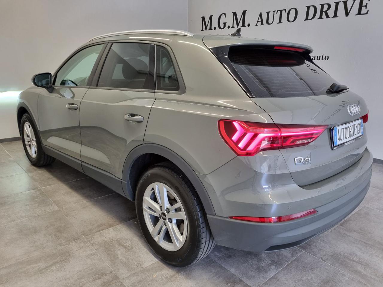 AUDI Q3 35 TFSI S tronic Business - 16