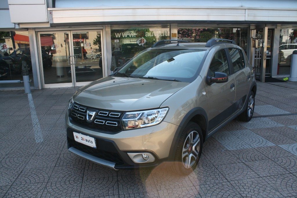 2B Auto ||| DACIA Sandero Stepway 0.9 TCe 90 CV Comfort in vendita a Nova Milanese