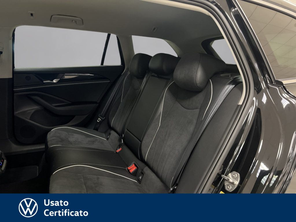 VOLKSWAGEN Passat 1.5 etsi act business 150cv dsg - 24