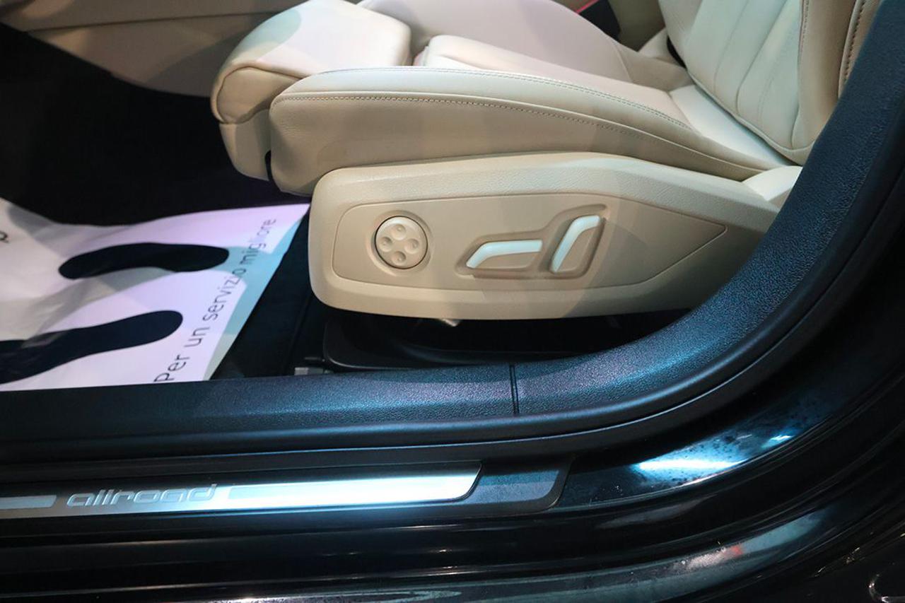 AUDI A4 allroad 45 TFSI S-Tronic Identity Contrast - 48