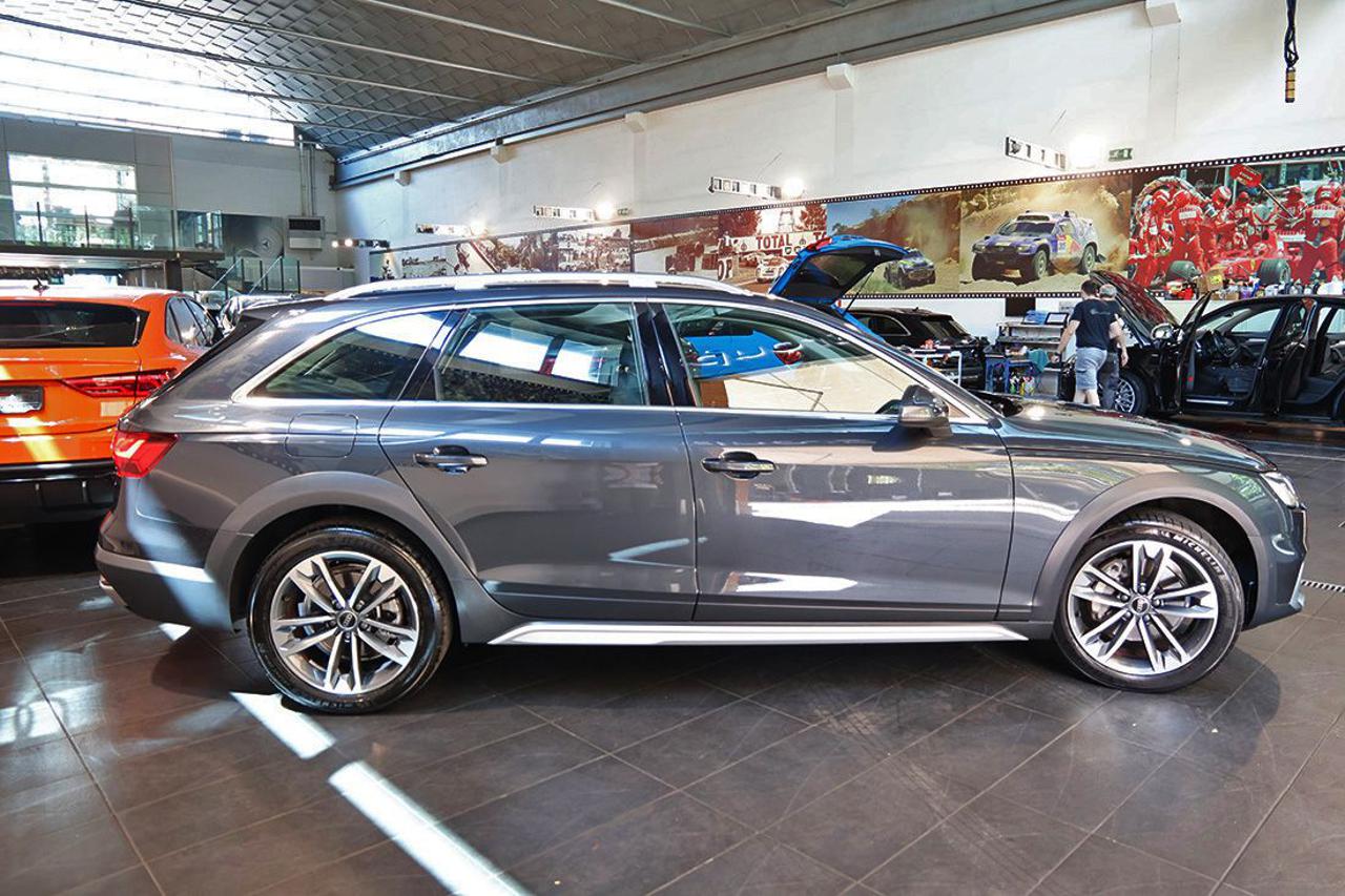 AUDI A4 allroad 40 TDI S-Tronic Identity Contrast - 10