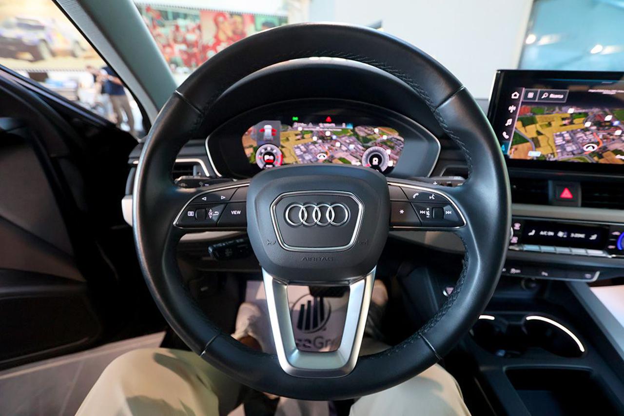 AUDI A4 30 TDI Avant S-Tronic S-Line - 21