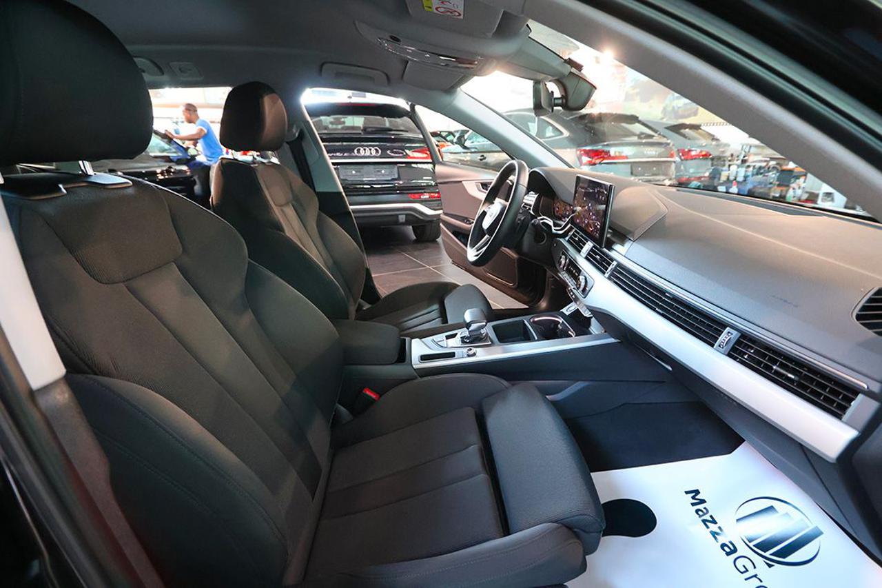 AUDI A4 30 TDI Avant S-Tronic S-Line - 43