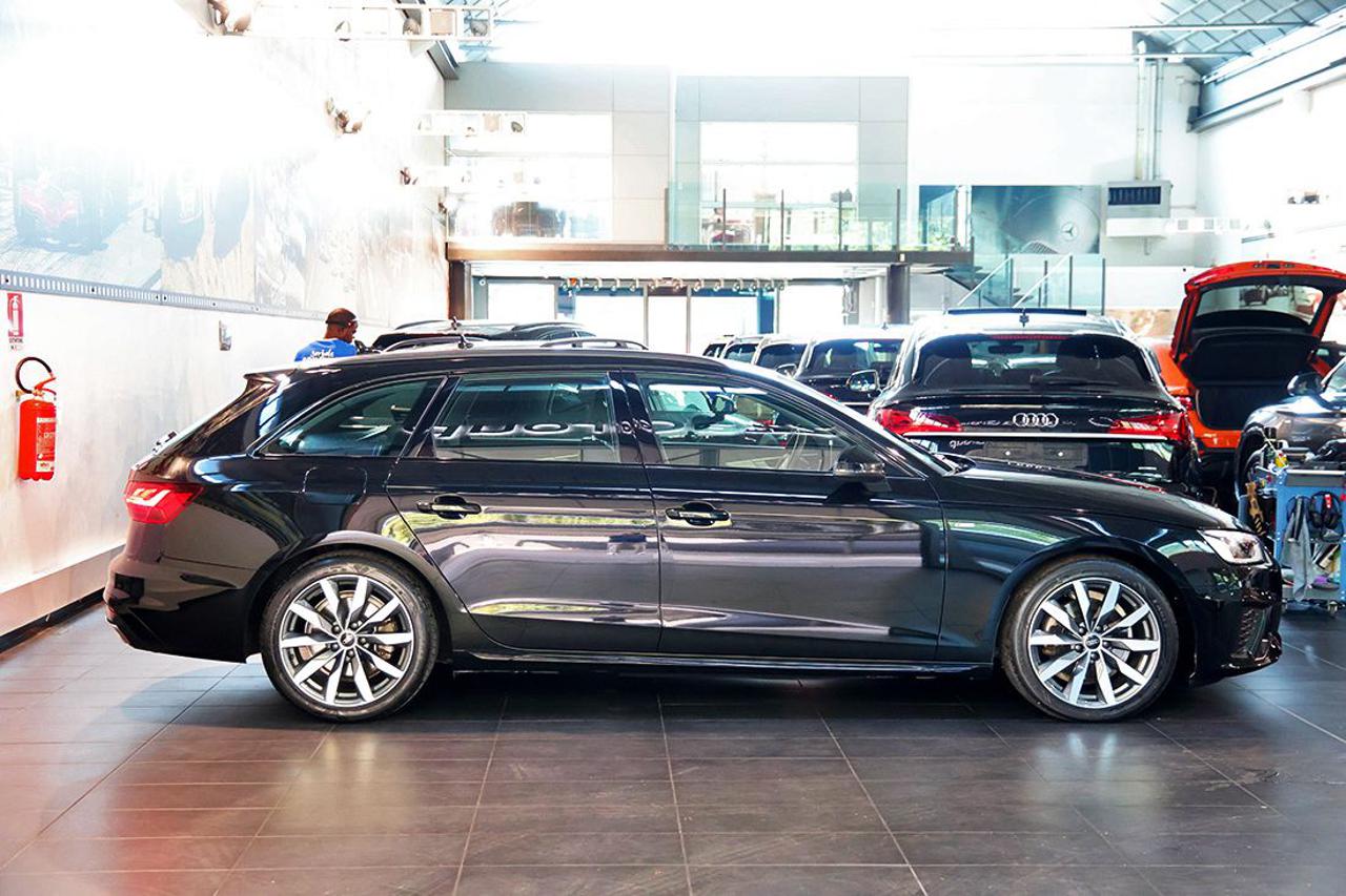 AUDI A4 30 TDI Avant S-Tronic S-Line - 2