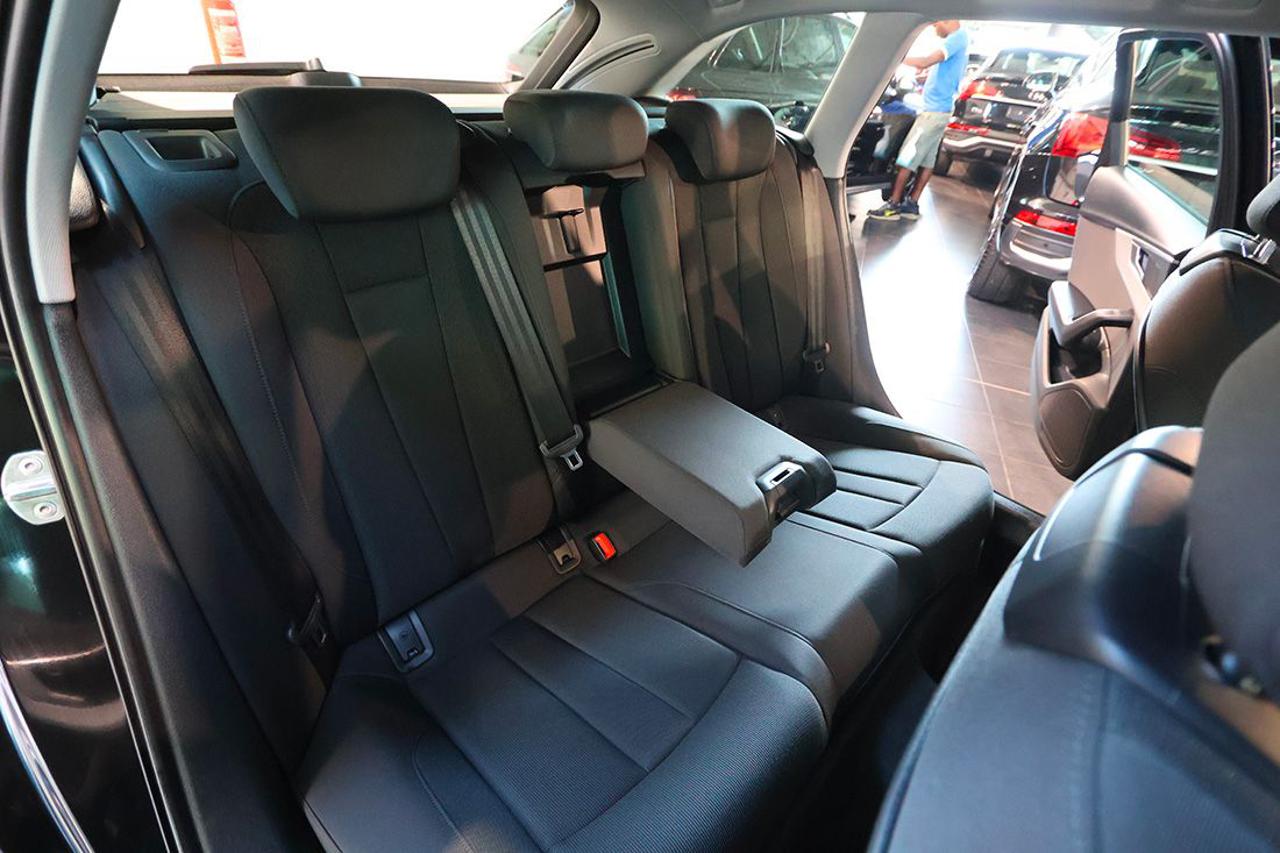 AUDI A4 30 TDI Avant S-Tronic S-Line - 20