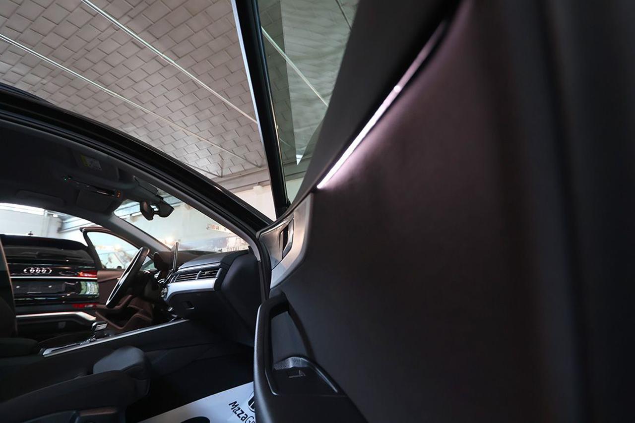 AUDI A4 30 TDI Avant S-Tronic S-Line - 39