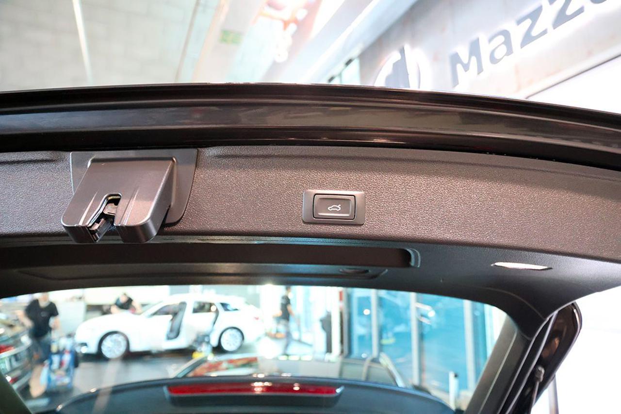 AUDI A4 30 TDI Avant S-Tronic S-Line - 13