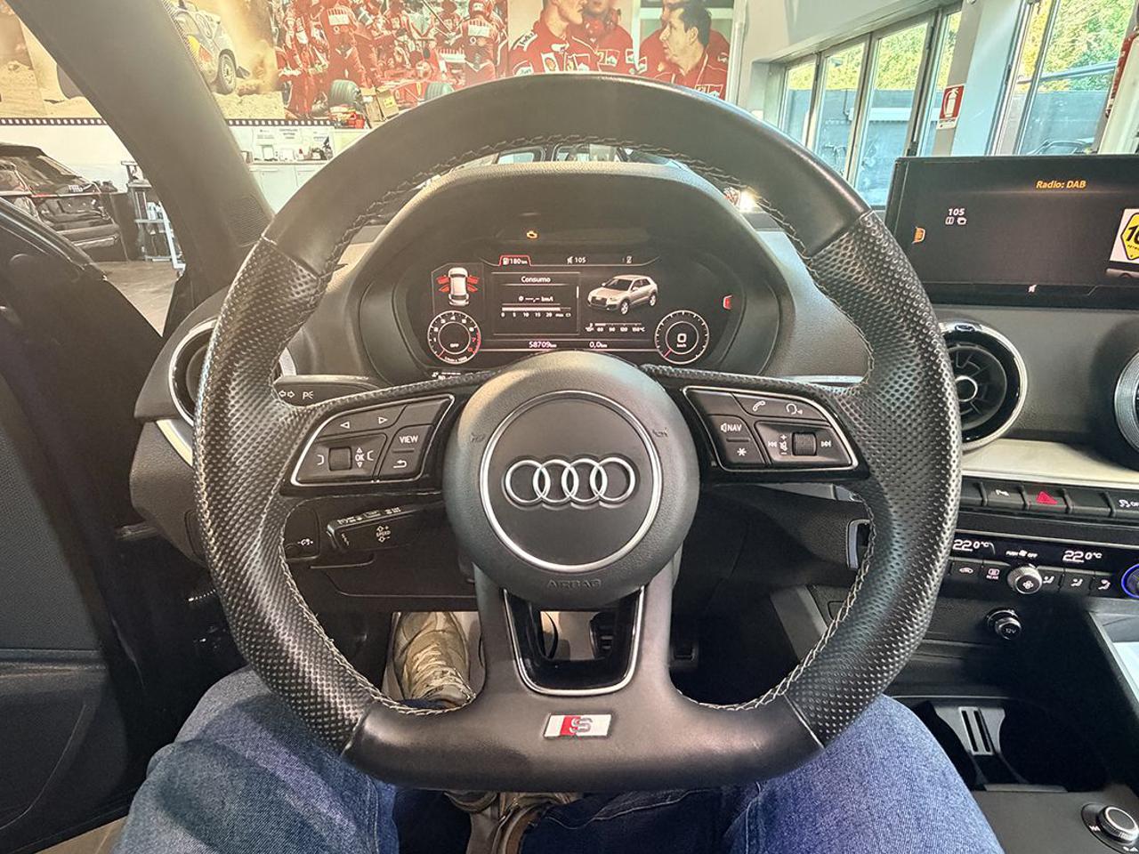AUDI Q2 35 TFSI S-Line - 21